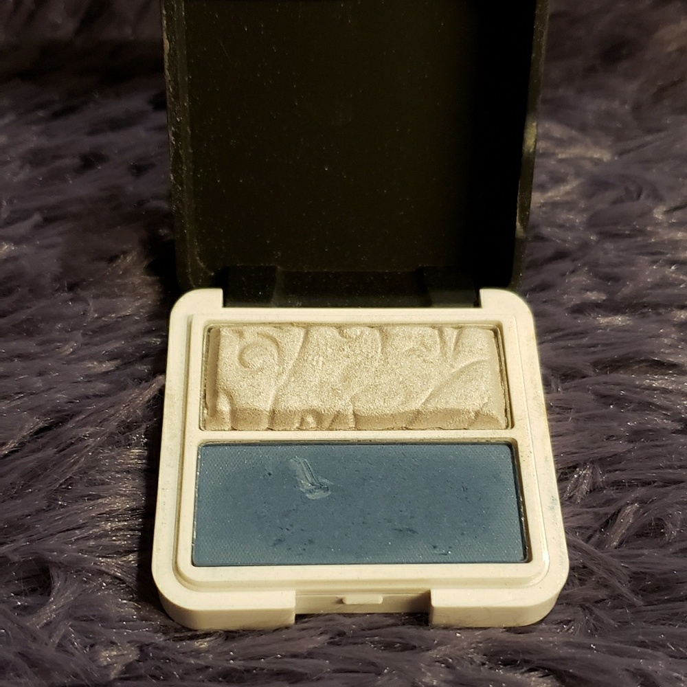 Younique Duet Eyeshadow